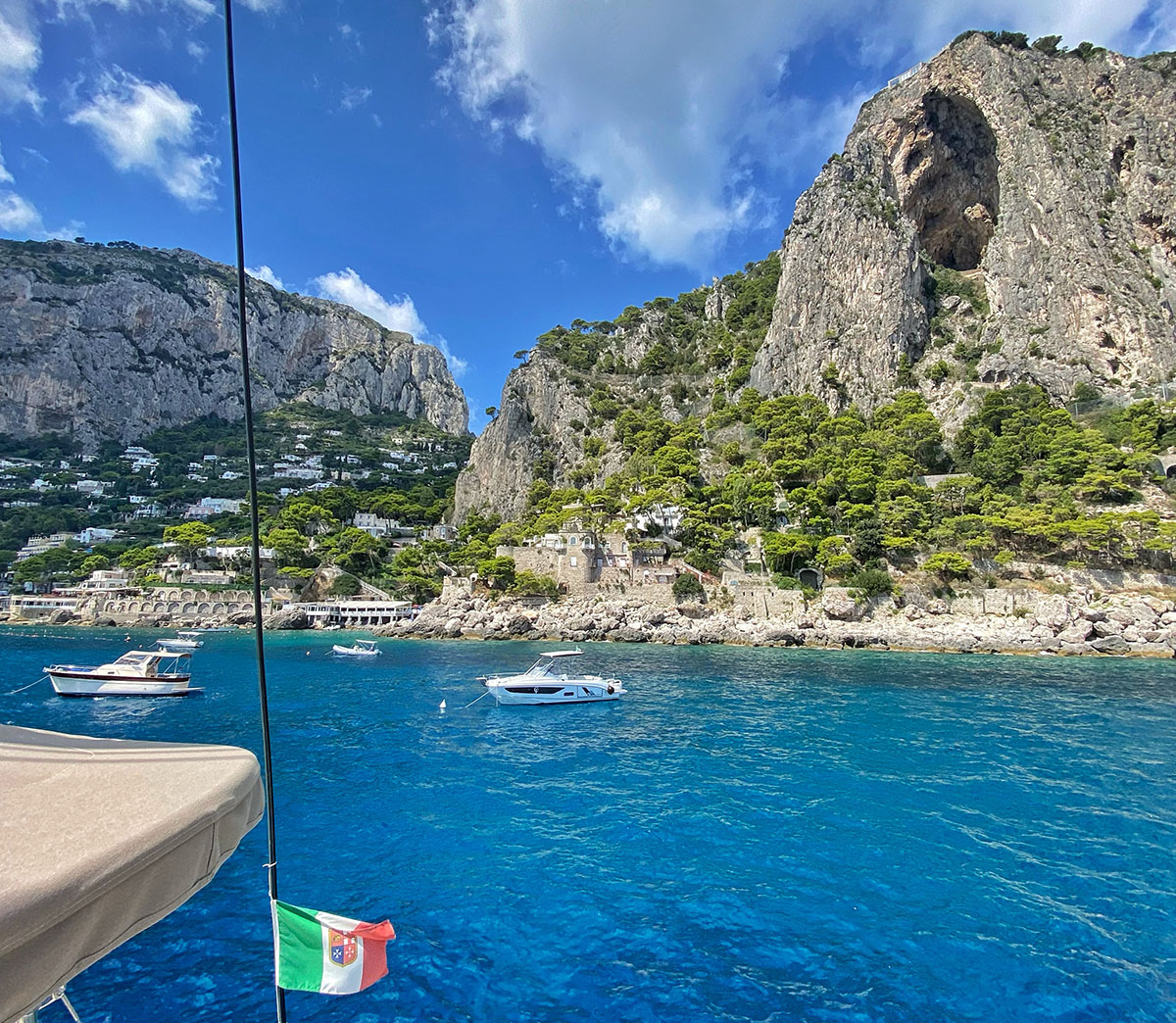 Capri vacanta yacht